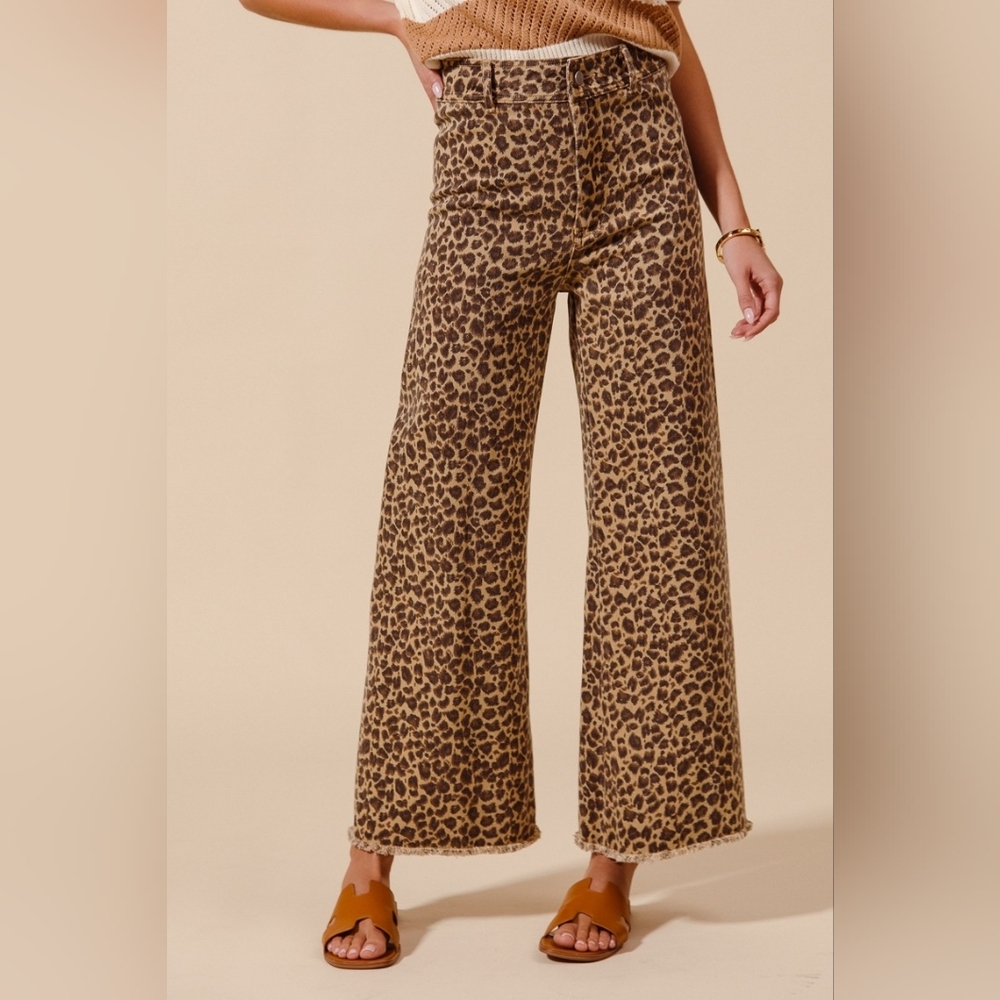 Last Day ♡ SO ME Mid Rise Leopard Twill Frayed Hem Wide Leg Pants - Picture 8 of 9